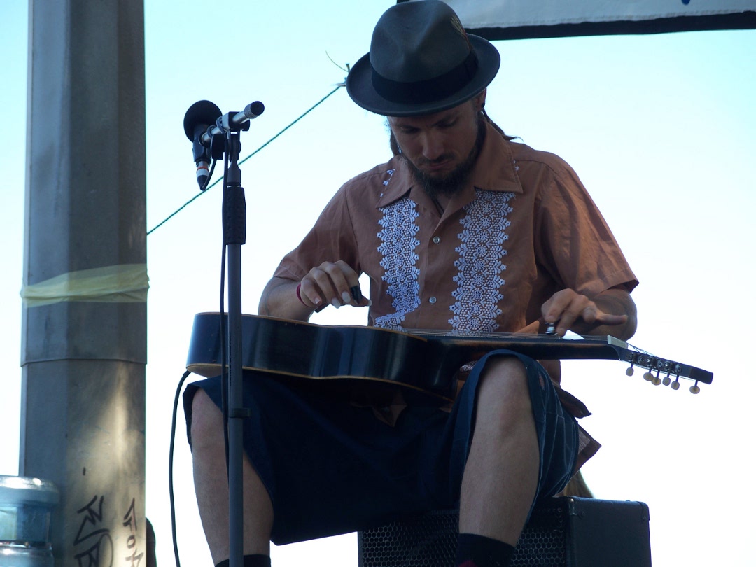 John Butler playing at the SFBA protest